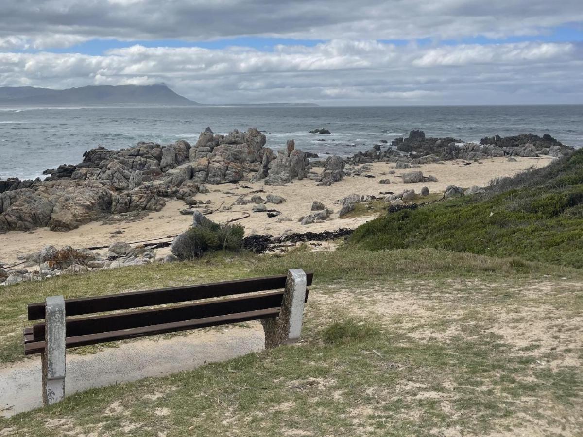 Footprints In Kleinmond Hotel Luaran gambar